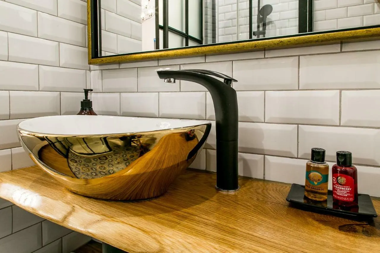 Valdiart Suites Old Town Warszawa 0*,  Polen